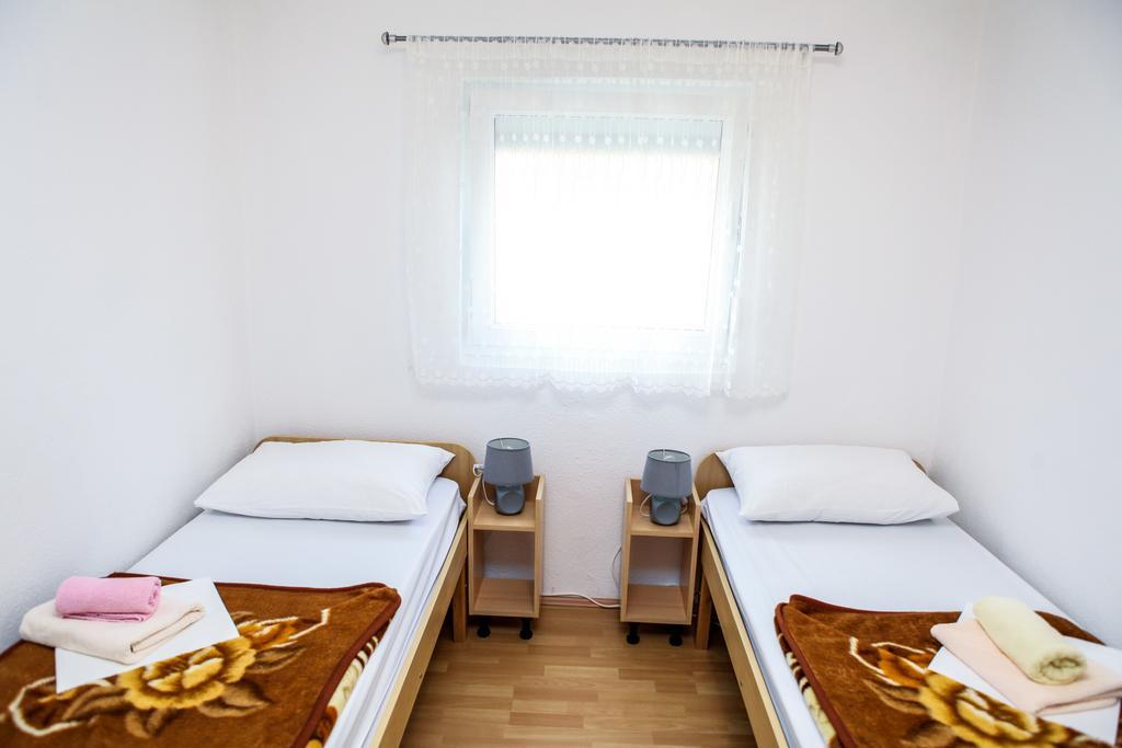 Ana Stjepan Nikolic - Pilgrim'S 2Nd Home Medugorje Ruang foto